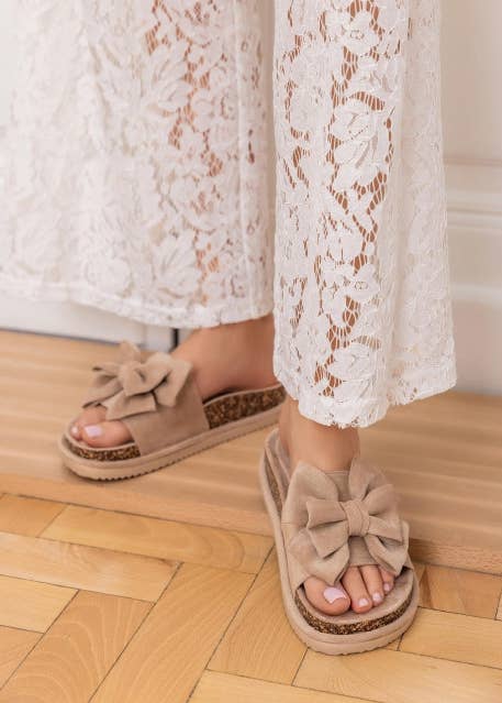 Women’s Faux Suede Bow Platform Slide Sandals | Slip-On Summer Sandals